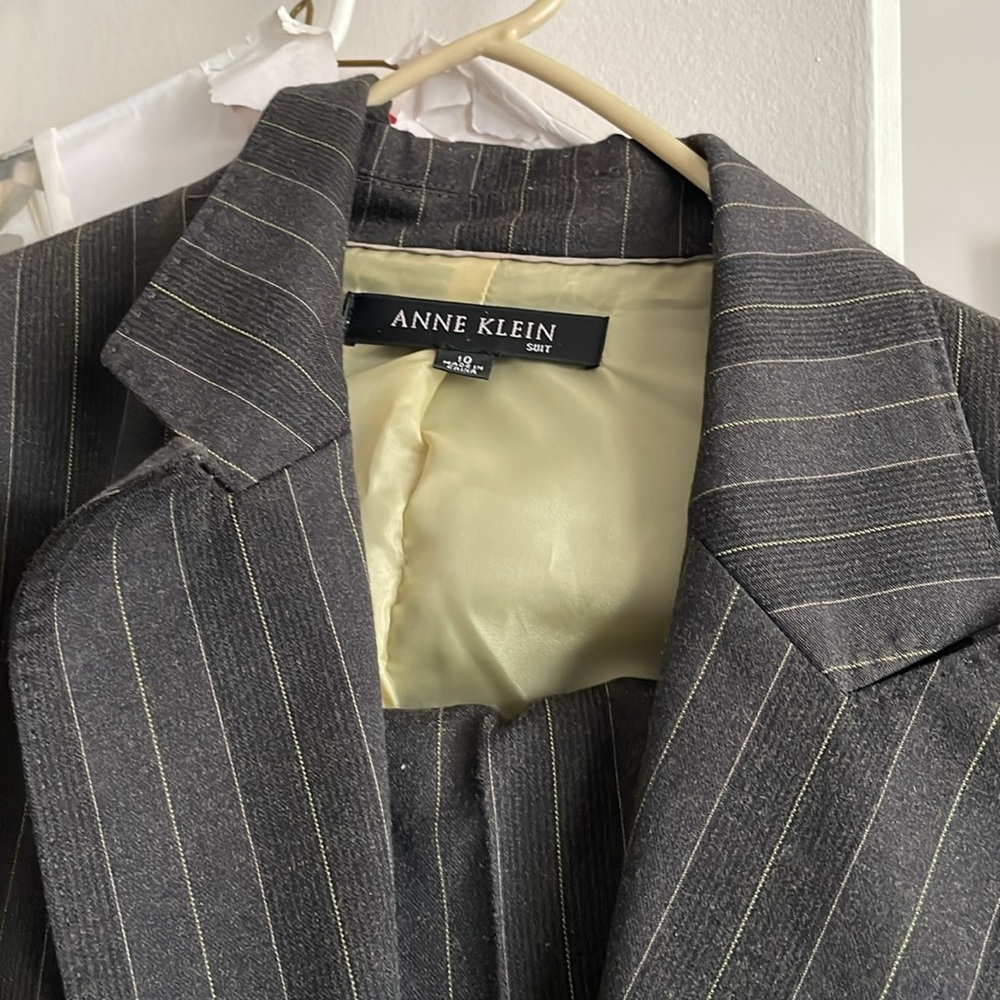 Ladies pants suit - Picture 5 of 5